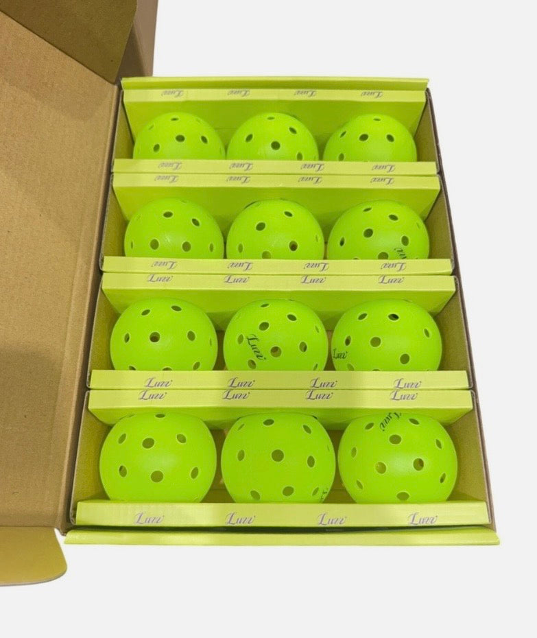 Luzz Outdoor Balls